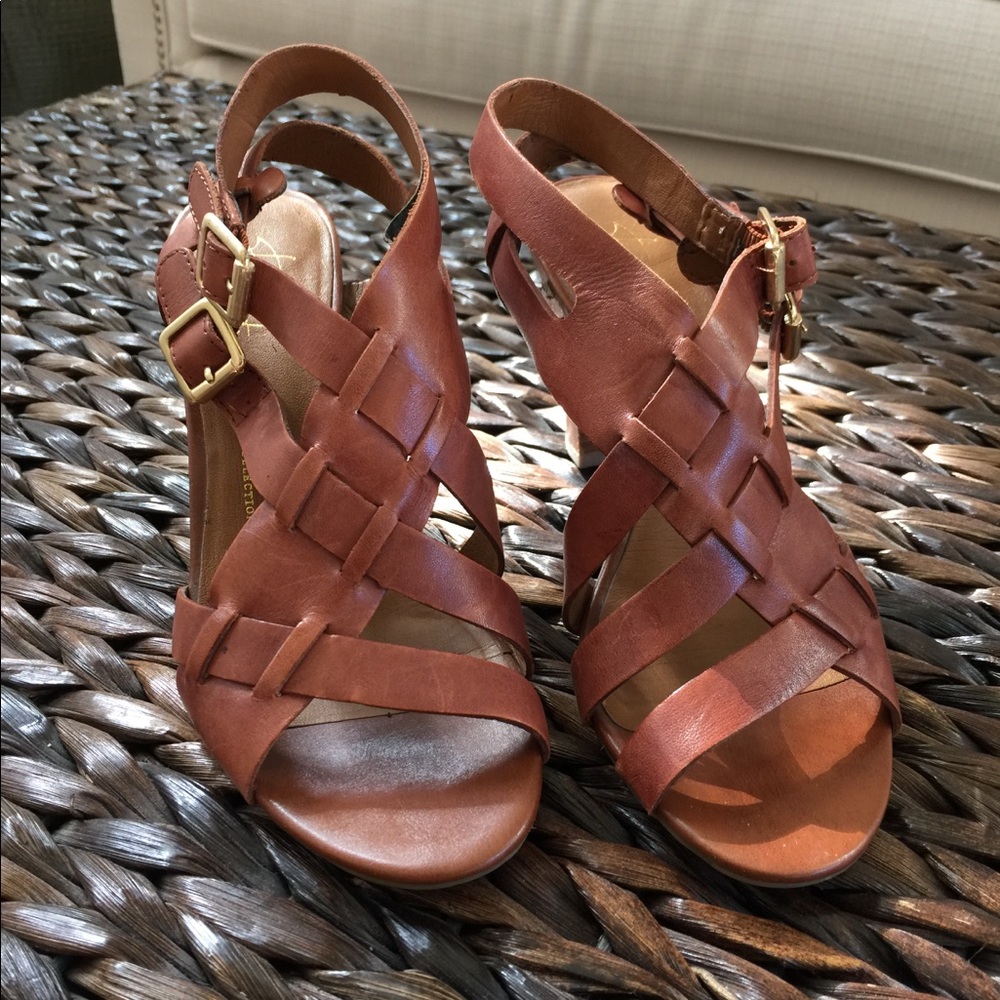 Woven leather sandals with rubber sole!